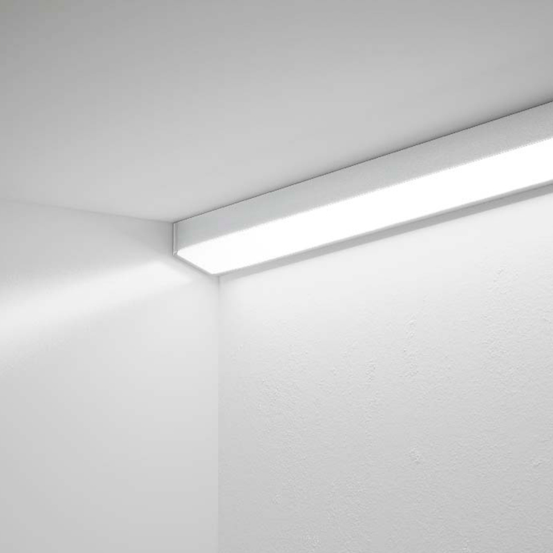 Regleta de superficie GEO CORNER con luz LED