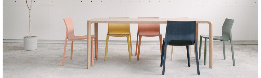 Mesas y sillas de la colección "SILU" de Ondarreta → Compra Online