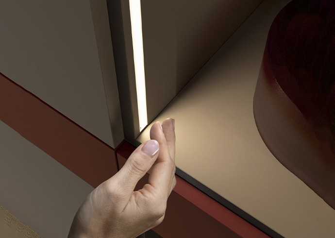 iluminacion integrada en mueble de cocina regleta encastre KALEO